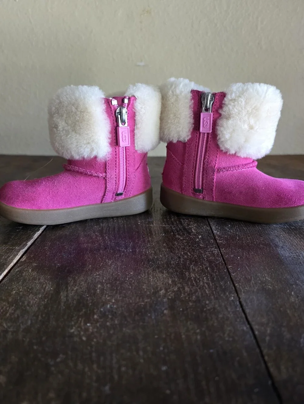 UGG Ramona Toddler 4/5 Girl Bootie Boots Shoes Hot Pink Winter Sheepskin